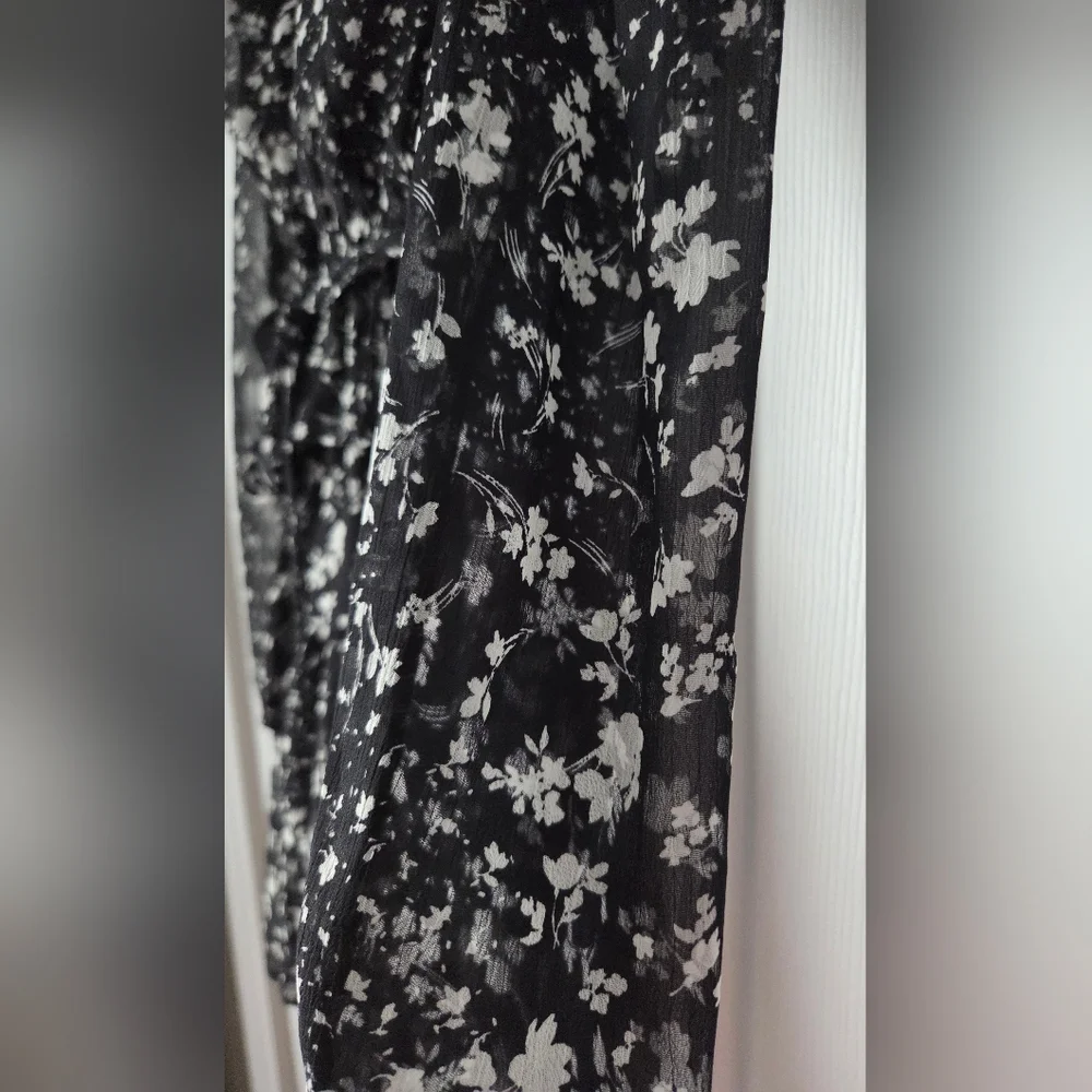 Aqua Black and White Floral Long Sleeve Dress size L - Picture 7 of 13